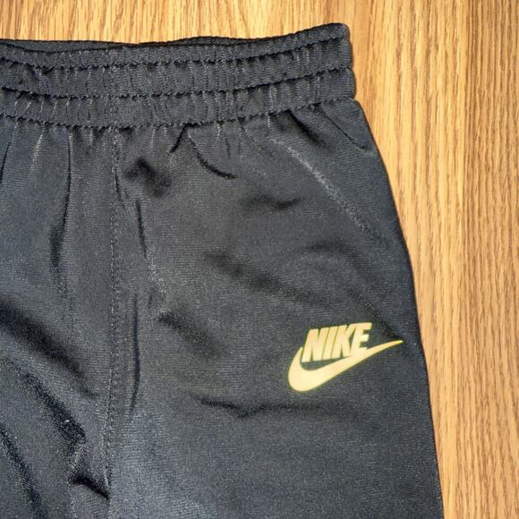 Nike Hoodie + Sweat Pants Set Size 24M (month) Black, Neon Yellow, White - Picture 8 of 11